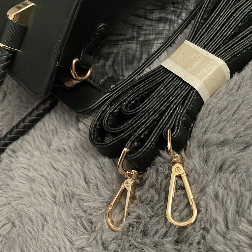 NWOT Black Textured Handbag w/ Removable Strap - Picture 6 of 10